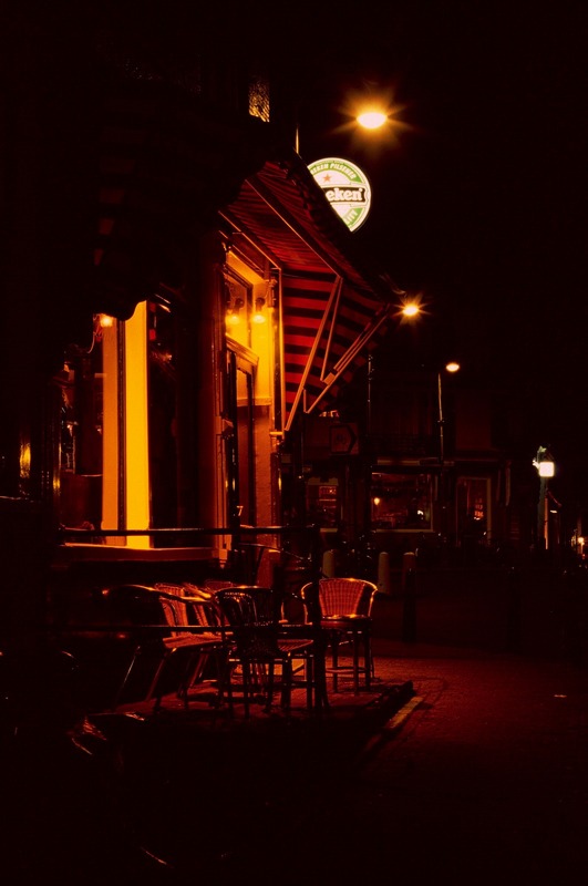 Glasbierhaus in romantischer Abendstimmung, Amsterdam, Juni 2006